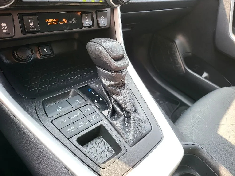 Dodge Ram 1500 SPORT 2015 Seats
