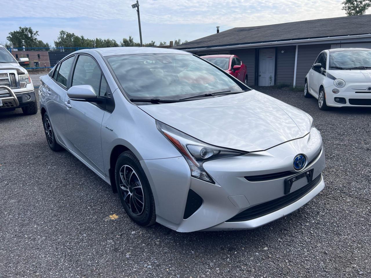 Toyota Prius 2016 Right Side
